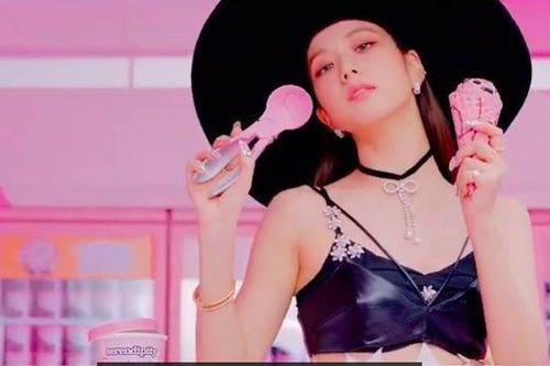 Jisoo BLACKPINK mặc quần bảo hộ thành quần soóc trong MV 'Ice Cream' chỉ vì đó là đồ Dior?