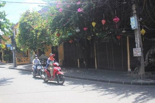 Phố cổ Hội An trở lại nhịp sống bình thường sau gần 1 tháng cách ly