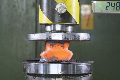 Thử độ cứng của thép ở 1.000 độ C