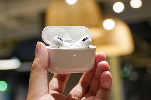 AirPods tiếp tục là tai nghe true-wireless bán chạy nhất