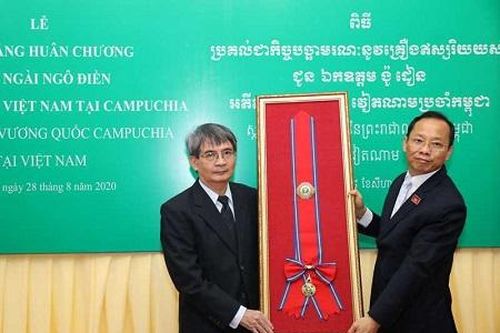 Campuchia truy tặng Huân chương Hữu nghị cho cố Đại sứ Ngô Điền