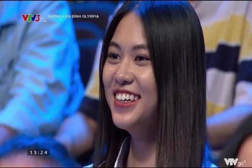 Đi cổ vũ Đường lên đỉnh Olympia, cô gái được CĐM 'thả thính' bằng thơ