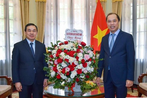 Đại sứ Lào đến Bộ Ngoại giao chúc mừng dịp Quốc khánh Việt Nam