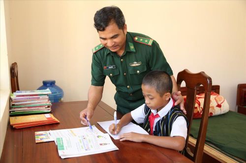 'Bố nuôi' trên đỉnh Trường Sơn