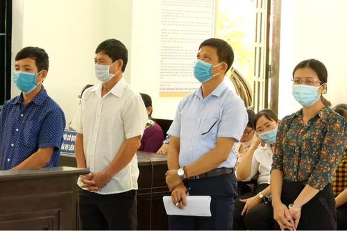 Cựu Chủ tịch phường và nữ cán bộ địa chính lĩnh án hơn 11 năm tù