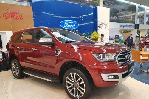 Tháng cô hồn, giá ô tô giảm mạnh tới 200 triệu đồng