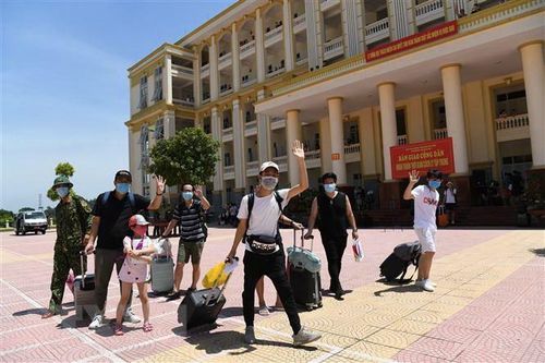 Ninh Thuận trao chứng nhận cho 232 công dân hoàn thành cách ly