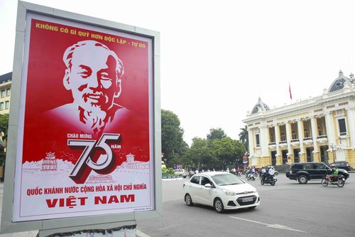 Hà Nội chào mừng 75 năm Cách mạng tháng Tám và Quốc khánh 2/9
