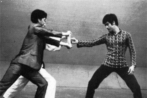 Bái phục tuyệt kỹ kungfu Lý Tiểu Long