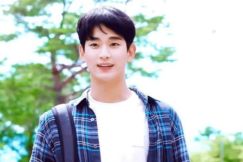 Visual thay đổi của Kim Soo Hyun sau 13 năm debut: Từ cún con tóc xù đến nam thần vạn người mê!