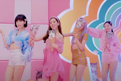 Soi 'tất tần tật' trang phục được sử dụng trong MV 'Ice Cream' BLACKPINK và Selena Gomez