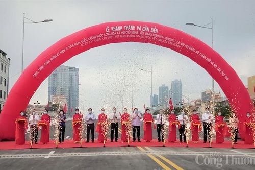 Cầu vượt Nguyễn Văn Huyên giải tỏa nút ùn tắc gần ¼ thế kỷ