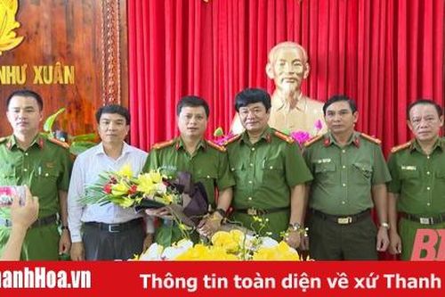 Trao thưởng cho Công an huyện Như Xuân vì thành tích xuất sắc trong công tác đảm bảo ANTT