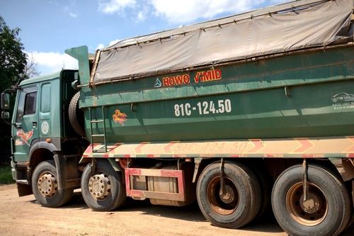 Gia Lai: Xe không có phù hiệu, chở hàng cồng kềnh, tài xế và doanh nghiệp bị phạt 32,5 triệu đồng