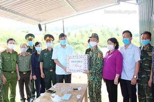 Đồng chí Bí thư tỉnh ủy kiểm tra công tác bảo vệ biên giới và phòng, chống dịch COVID-19 tại huyện Yên Châu