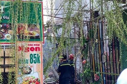 TPHCM: Công nhân bất cẩn lúc hàn xì, nhà hàng tiệc cưới cháy rụi