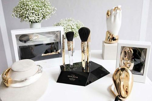 11 cách hay và nhanh nhất để làm sạch tất cả mọi thứ trong túi trang điểm của bạn