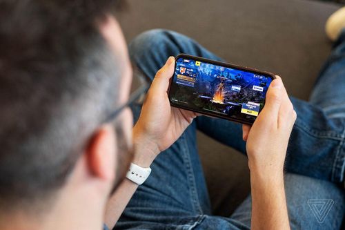 Người chơi Fortnite trên iOS bị cô lập