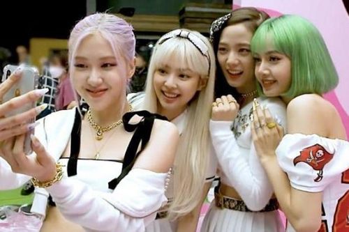 Blackpink khoe cảnh hậu trường 'Ice Cream' siêu ngọt ngào