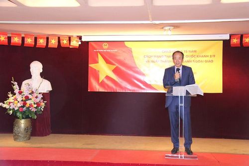 Kỷ niệm 75 năm Quốc khánh và Ngày thành lập ngành ngoại giao tại Pháp