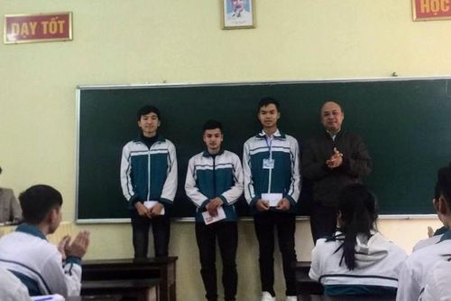 Nam Định: Cậu học sinh 2 điểm 10 ước mơ vào Đại học Y Hà Nội