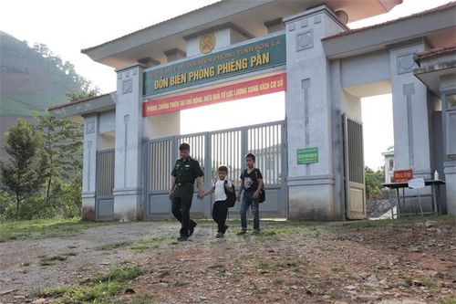 Những người cha nuôi nơi biên giới Phiêng Pằn