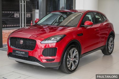 SUV cỡ nhỏ Jaguar E-Pace P200 được bán ra tại Malaysia với giá 96.636 USD