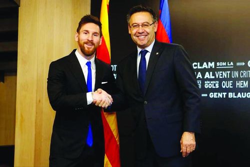 Messi không còn 'đường lùi' ở Nou Camp?
