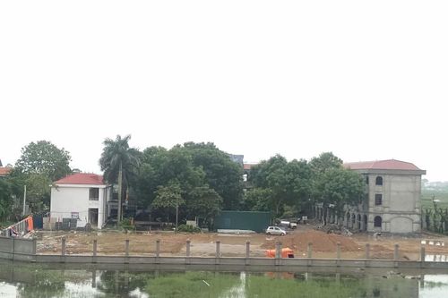 Nghi ngờ dùng phế thải xây dựng đắp nền tại dự án trường học 38 tỷ tại Hà Nội