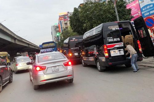 Yêu cầu xác minh, xử lý 'bảo kê' xe khách tại Hà Nội
