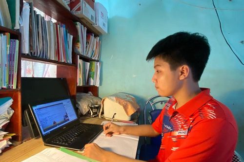 Nam sinh 'thủ khoa khối B' cụm Quốc lộ 48 ở Nghệ An chia sẻ về việc học và ước mơ làm bác sỹ
