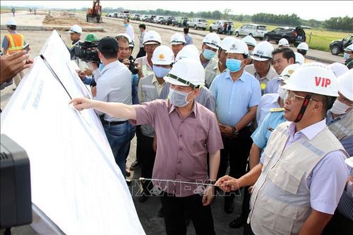 Hoàn thành giai đoạn 1 cải tạo đường cất hạ cánh sân bay Tân Sơn Nhất trong năm 2020