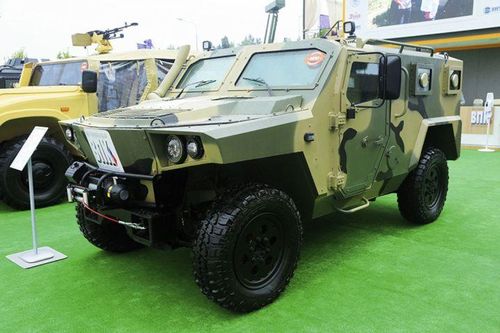 VPK ra mắt xe bọc thép lội nước hạng nhẹ Strela 4 × 4