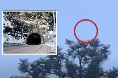 UFO bí ẩn 'do thám' căn cứ quân sự NORAD của Mỹ