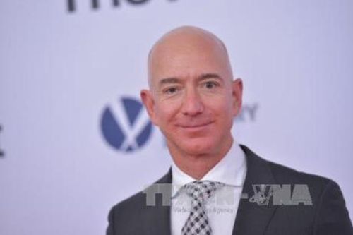 Tài sản vượt ngưỡng 200 tỷ USD, CEO Amazon đối mặt nhiều chỉ trích