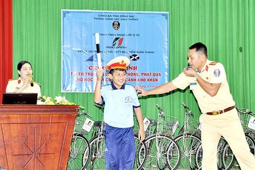 Hành động để nâng cao ý thức