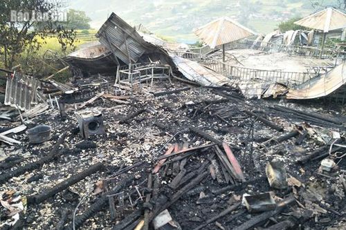 Sa Pa: 3 căn nhà cháy rụi, 1 người mất tích
