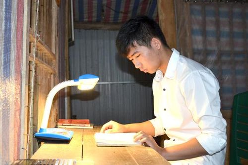 Vượt khó học giỏi
