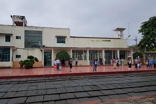 Ga Hải Dương mở cửa đón khách trở lại sau khi hết hạn cách ly xã hội