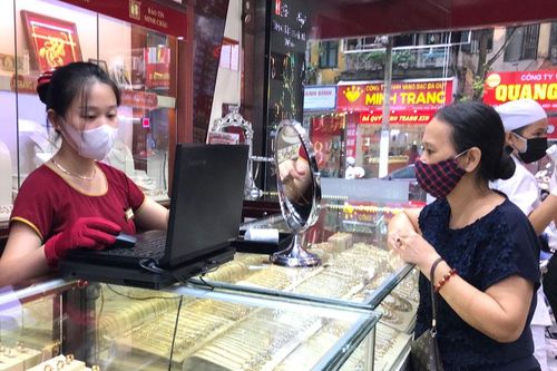 Cuối tuần, giá vàng lên sát mốc 57 triệu đồng/lượng