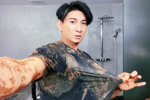 Ngô Kỳ Long bị 7 bảo vệ bắt giữ nhầm