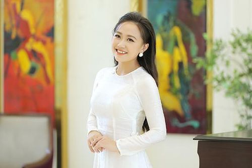 Ca sĩ Nguyễn Phương Thanh ra mắt album 'Hương sen dâng Người'