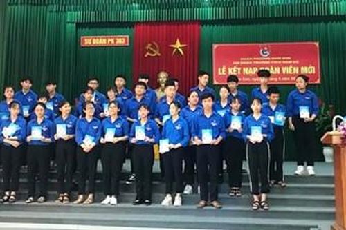 Vinh dự, tự hào được kết nạp đoàn viên ở đơn vị quân đội
