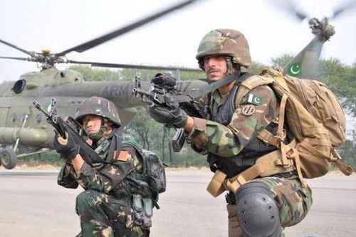 Ấn Độ lưỡng đầu thọ địch khi Pakistan triển khai UAV vũ trang đến Kashmir