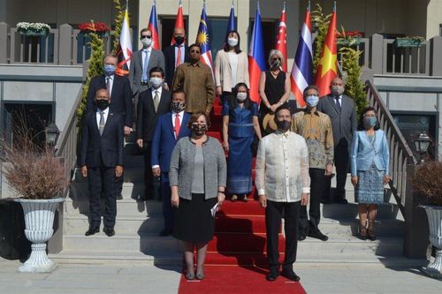 Đại sứ quán Việt Nam tại Thổ Nhĩ Kỳ tham dự Lễ thượng cờ do Ủy ban ASEAN Ankara tổ chức