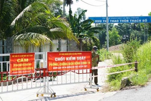 Dự đám tang bệnh nhân Covid-19, cả thôn Thạch Bồ bị phong tỏa