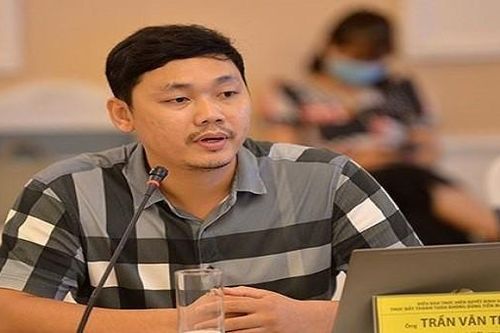 Mua sắm điện tử, nhưng thanh toán tiền mặt vẫn phổ biến