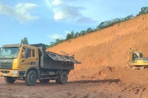 Hoạt động san gạt, hạ cốt nền, khai thác đất đồi tại Phú Thọ: Tỉnh chỉ đạo tạm dừng, huyện Tam Nông vẫn tiếp tục cấp phép