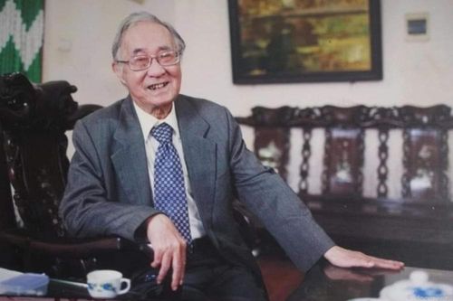 Học giả Phan Ngọc - đi guốc mộc nói chục thứ tiếng