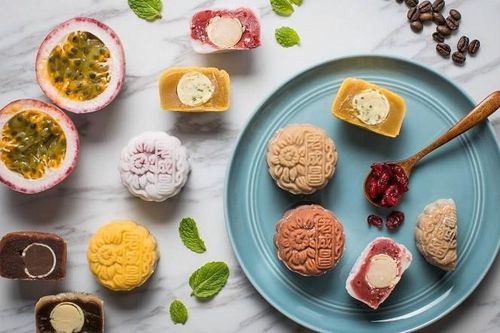 Thị trường ngày 30/8: Cá hồi rẻ bất ngờ, bán bánh trung thu handmade có thể bị xử phạt
